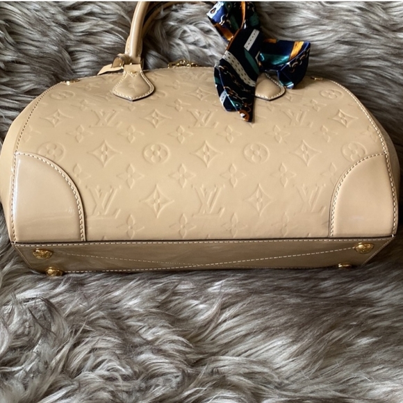 ❗️SOLD❗️🎉HPLouis Vuitton Monogram Vernis Santa Monica in Dune (Beige) - Picture 7 of 16